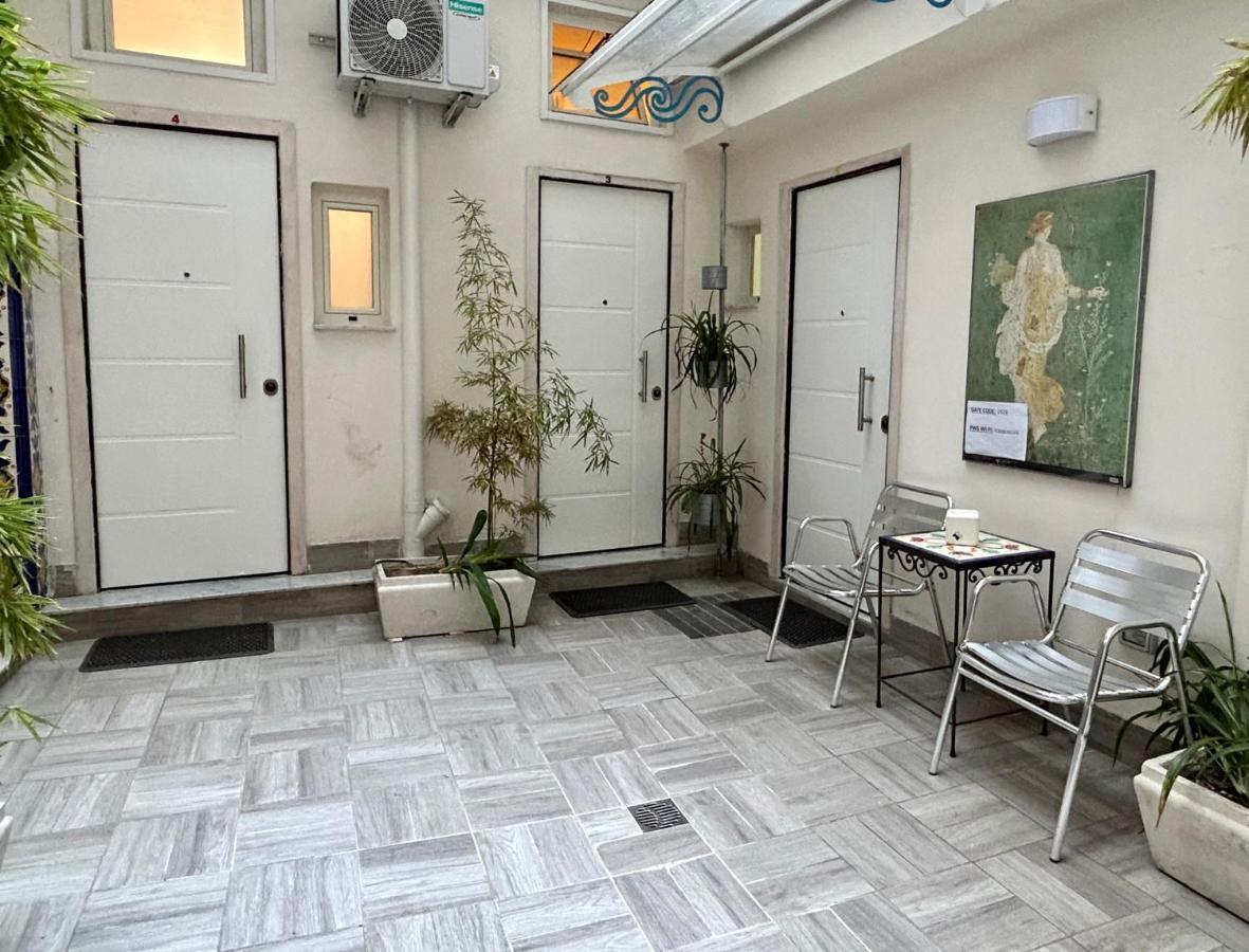 Tribunali Apartments Naples Luaran gambar