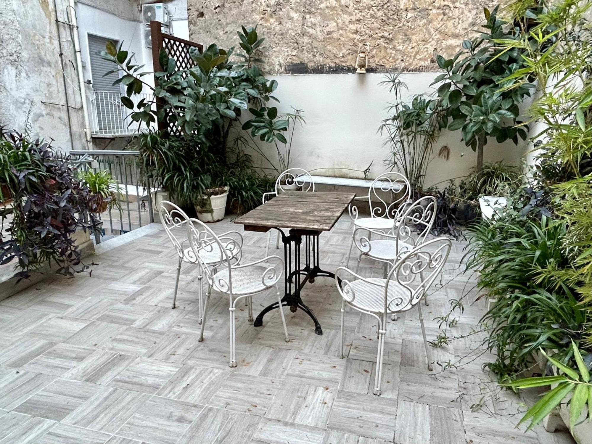 Tribunali Apartments Naples Luaran gambar